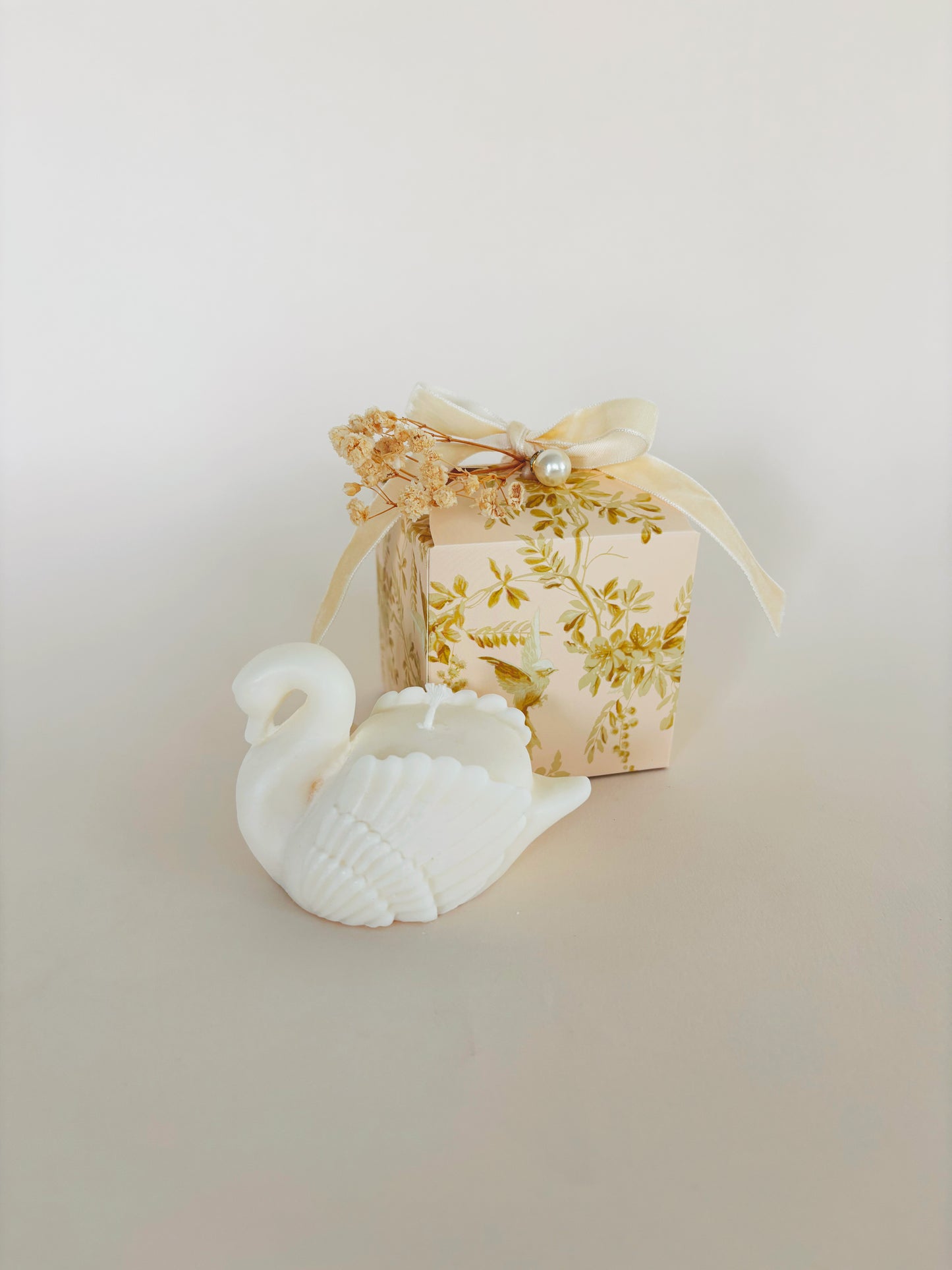 Swan Candle